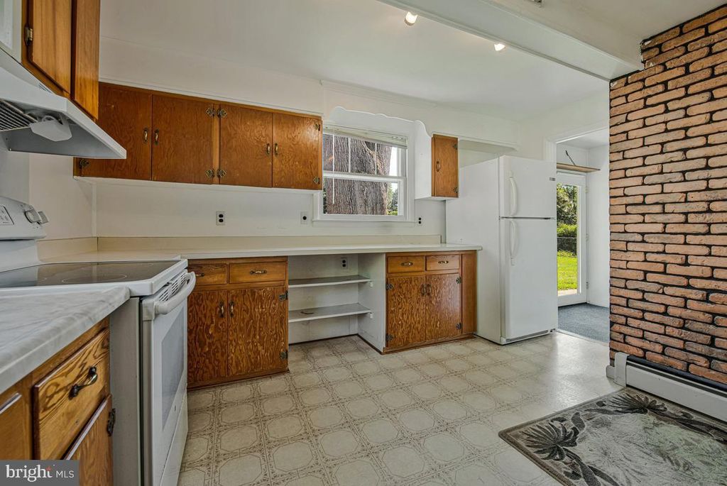 Image 12 of property listing at 1631 DEFENSE HWY, Gambrills, MD 21054