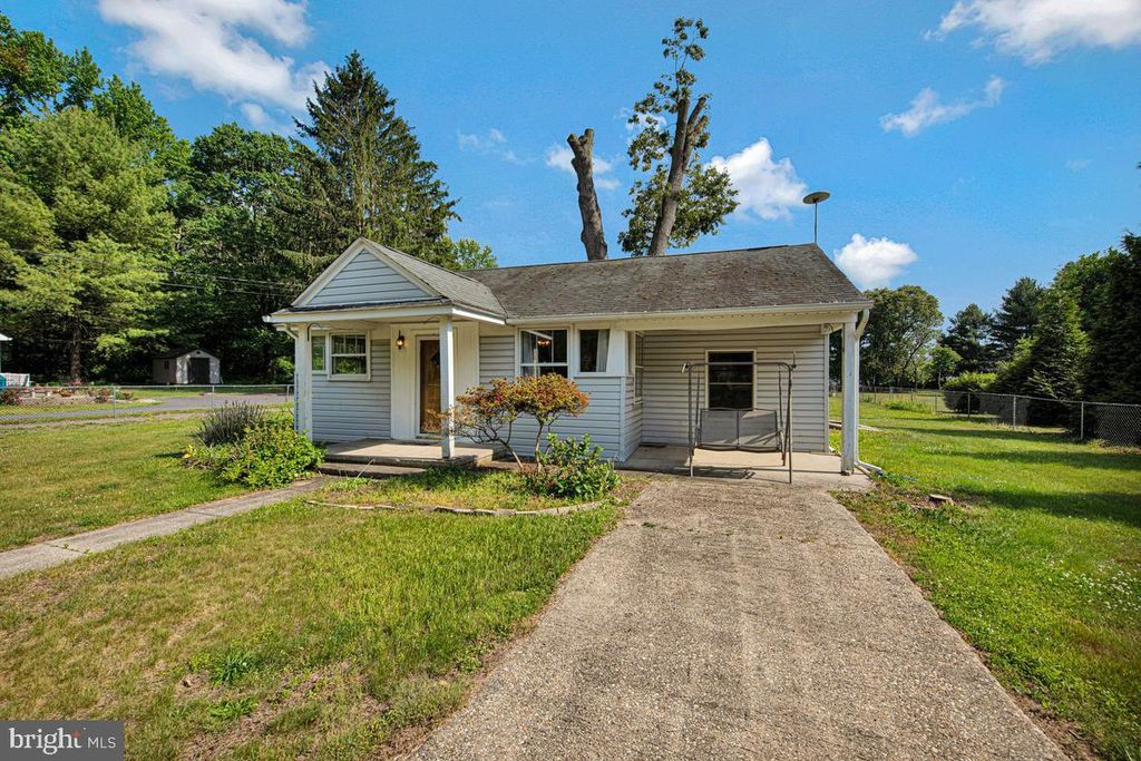 Image 2 of property listing at 1631 DEFENSE HWY, Gambrills, MD 21054