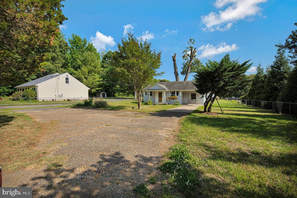 Image 3 of property listing at 1631 DEFENSE HWY, Gambrills, MD 21054