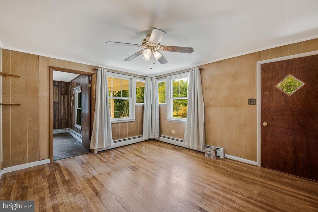 Image 8 of property listing at 1631 DEFENSE HWY, Gambrills, MD 21054
