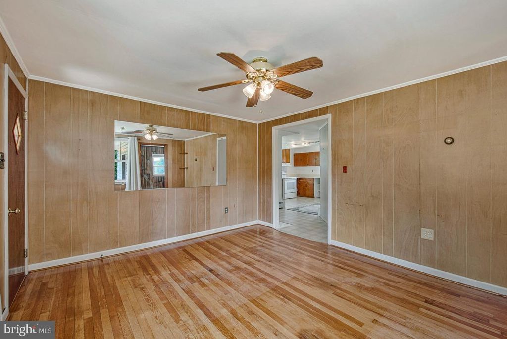 Image 9 of property listing at 1631 DEFENSE HWY, Gambrills, MD 21054