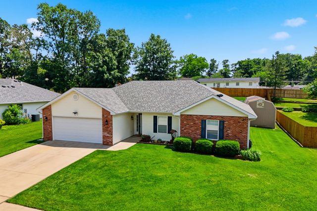 4610 WREN WOOD DR, Columbia, MO 65202