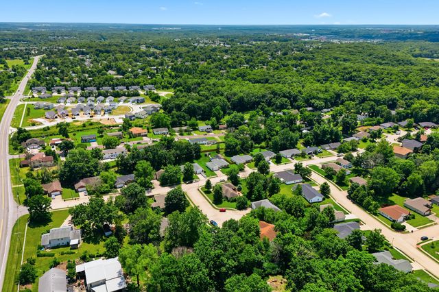 4610 WREN WOOD DR, Columbia, MO 65202