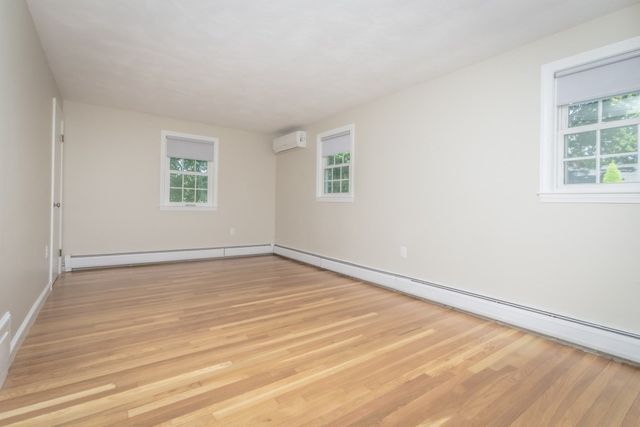 38 Guild St 1, Lowell, MA 01852