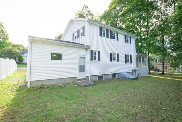 38 Guild St 1, Lowell, MA 01852