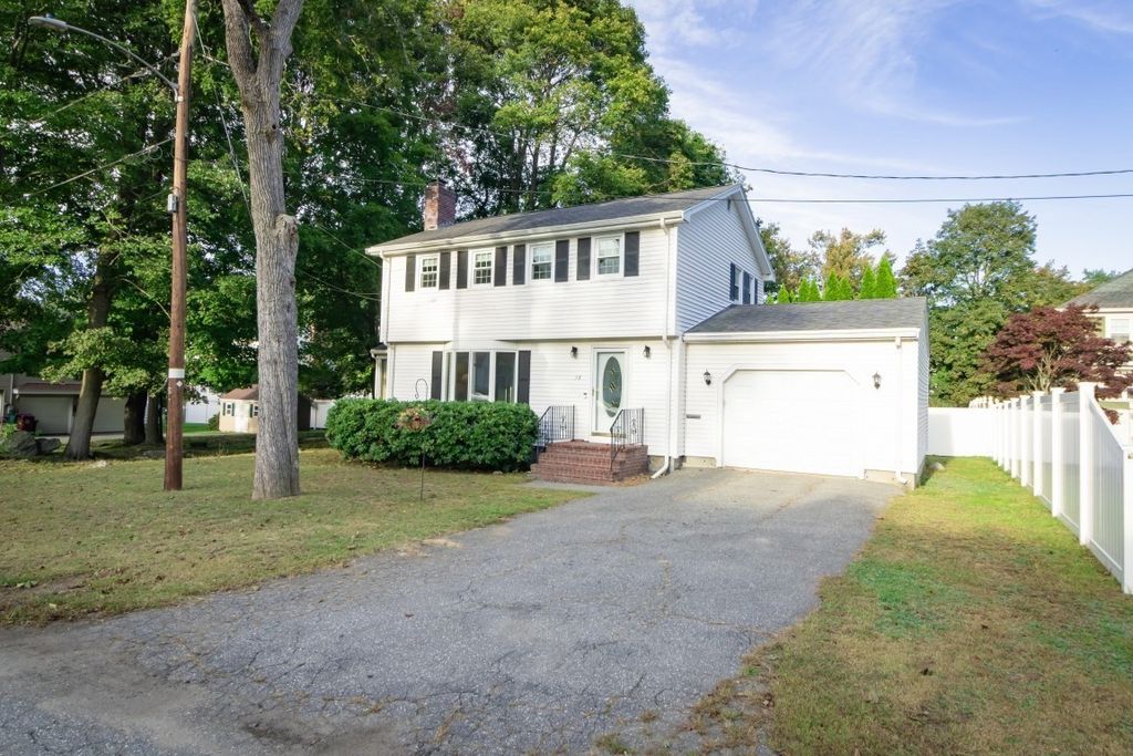 38 Guild St 1, Lowell, MA 01852