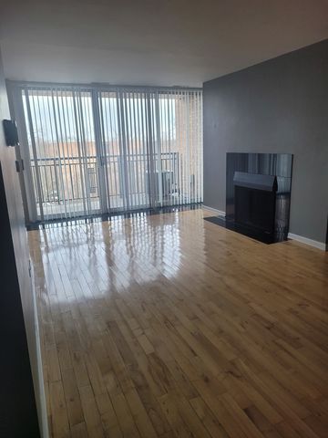 6000 Oakwood Drive 6H, Lisle, IL 60532