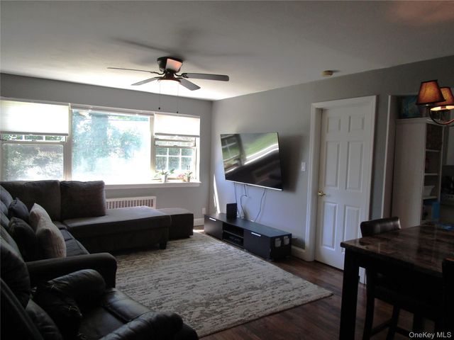324 Post Avenue 1G, Westbury, NY 11590