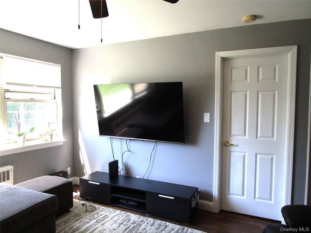 324 Post Avenue 1G, Westbury, NY 11590