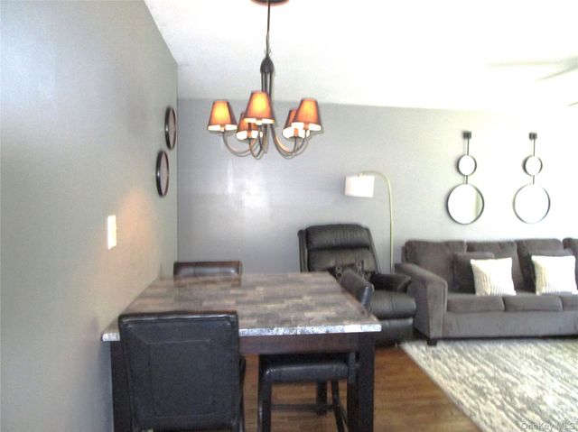 324 Post Avenue 1G, Westbury, NY 11590