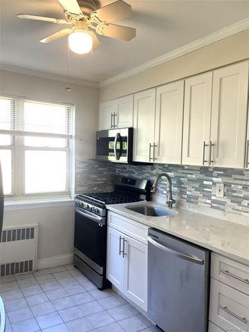 324 Post Avenue 1G, Westbury, NY 11590