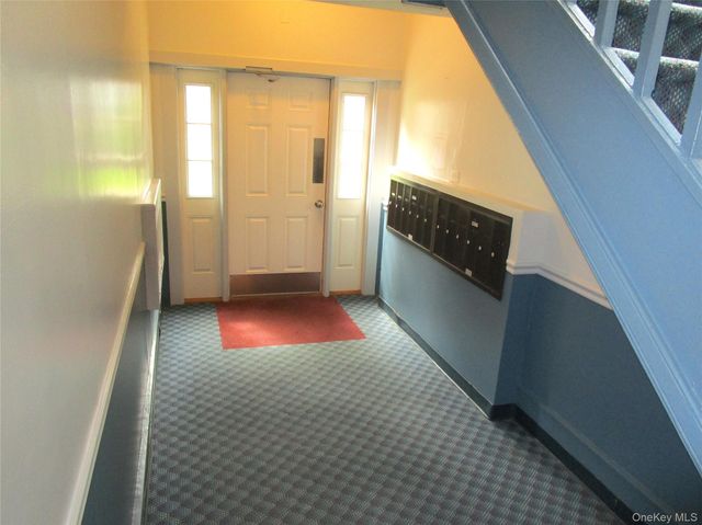 324 Post Avenue 1G, Westbury, NY 11590