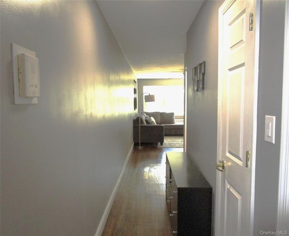 324 Post Avenue 1G, Westbury, NY 11590