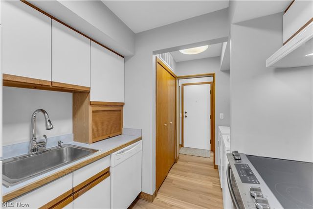 10446 Independence Drive 20D, North Royalton, OH 44133