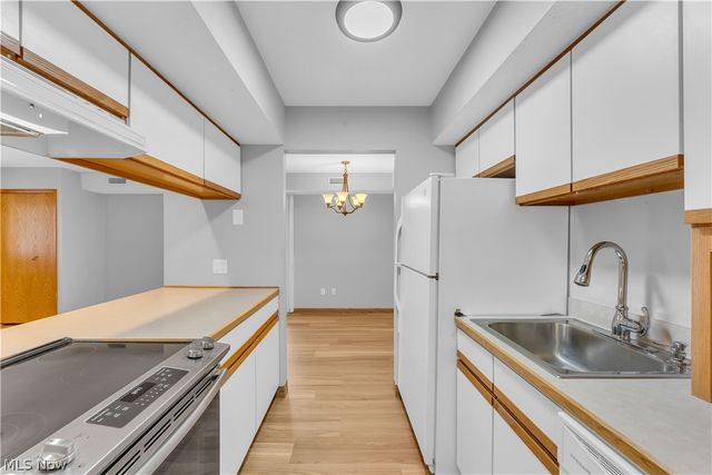 10446 Independence Drive 20D, North Royalton, OH 44133