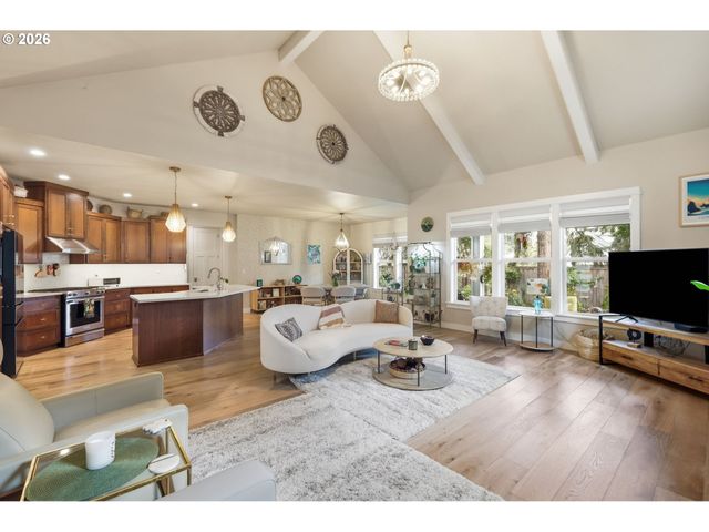 2575 CRESCENT Ave, Eugene, OR 97408