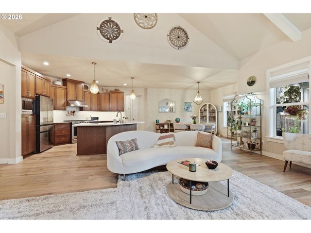 2575 CRESCENT Ave, Eugene, OR 97408