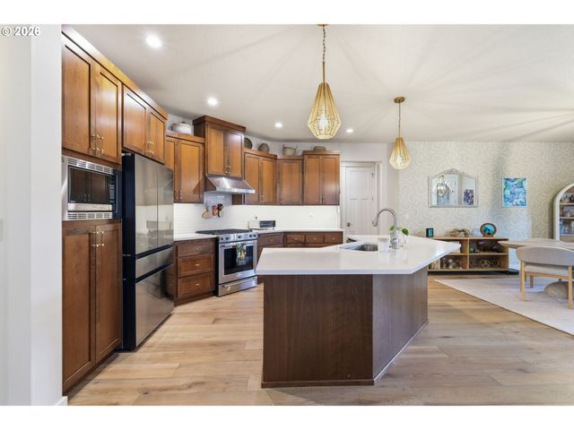 2575 CRESCENT Ave, Eugene, OR 97408