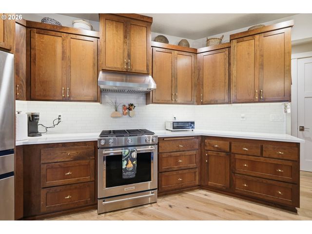 2575 CRESCENT Ave, Eugene, OR 97408