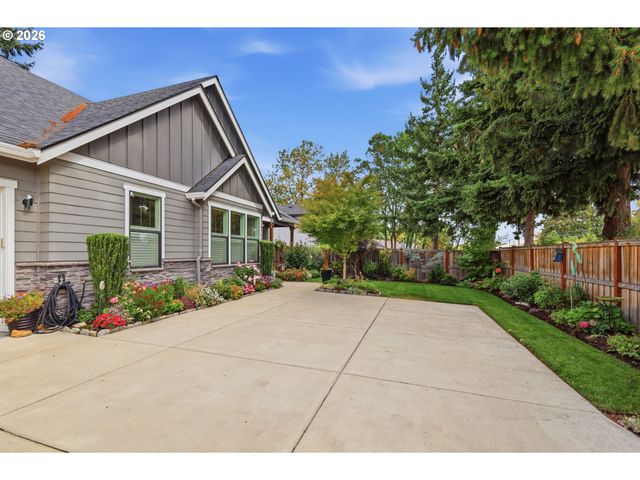 2575 CRESCENT Ave, Eugene, OR 97408