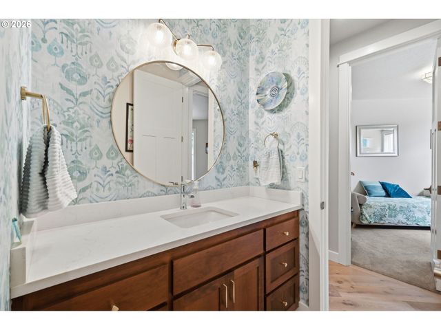 2575 CRESCENT Ave, Eugene, OR 97408