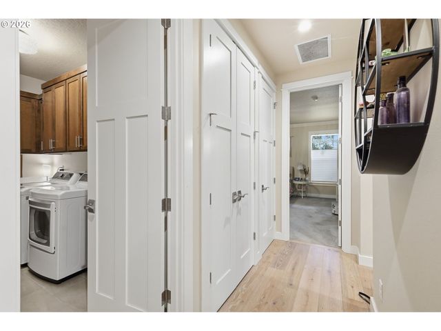 2575 CRESCENT Ave, Eugene, OR 97408