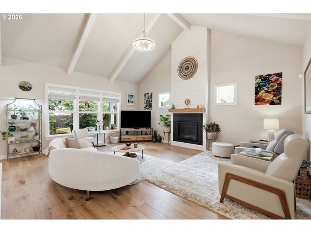 2575 CRESCENT Ave, Eugene, OR 97408