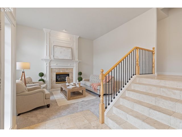 3808 FAIRHAVEN Dr, West Linn, OR 97068