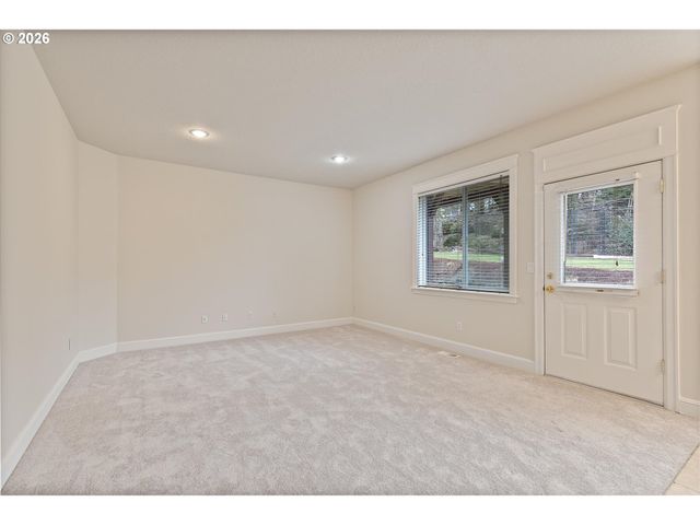 3808 FAIRHAVEN Dr, West Linn, OR 97068