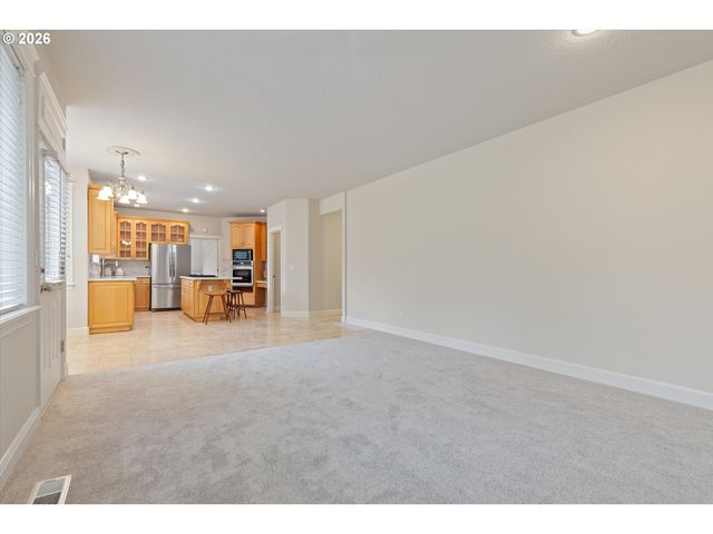 3808 FAIRHAVEN Dr, West Linn, OR 97068