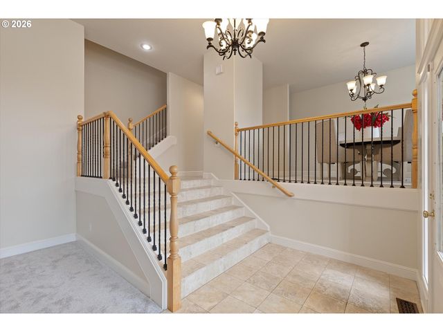 3808 FAIRHAVEN Dr, West Linn, OR 97068