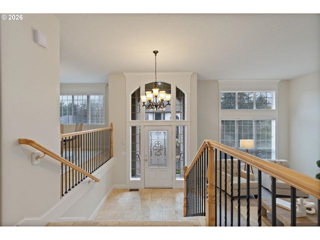 3808 FAIRHAVEN Dr, West Linn, OR 97068