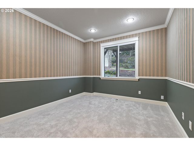 3808 FAIRHAVEN Dr, West Linn, OR 97068