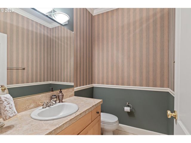 3808 FAIRHAVEN Dr, West Linn, OR 97068