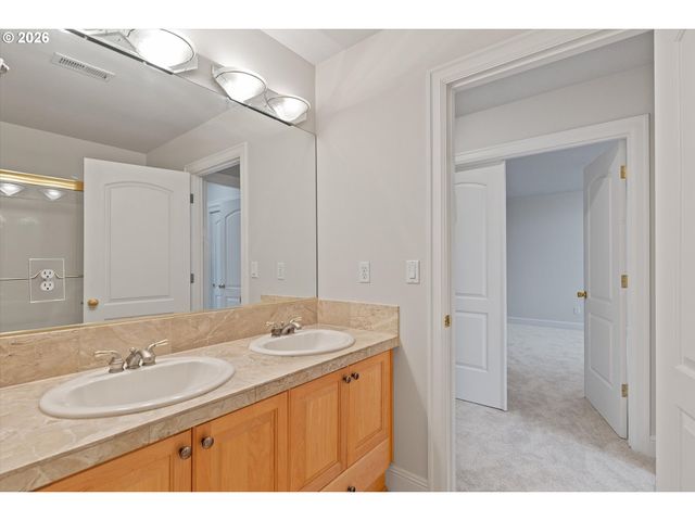 3808 FAIRHAVEN Dr, West Linn, OR 97068