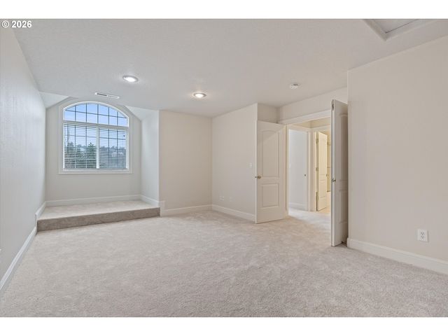 3808 FAIRHAVEN Dr, West Linn, OR 97068