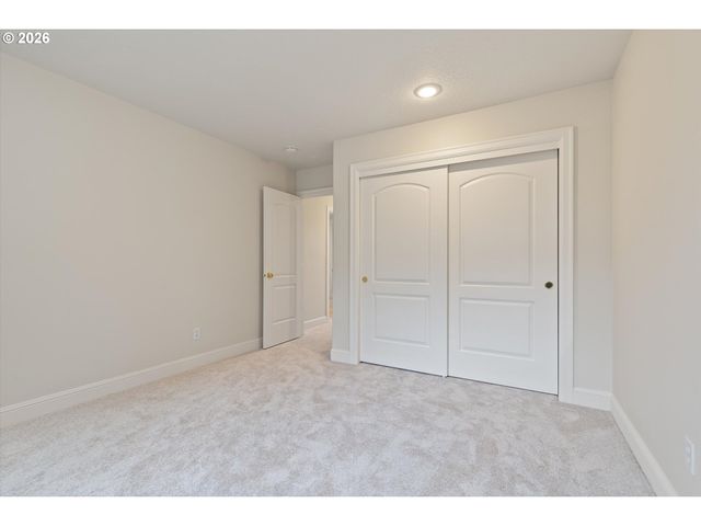 3808 FAIRHAVEN Dr, West Linn, OR 97068