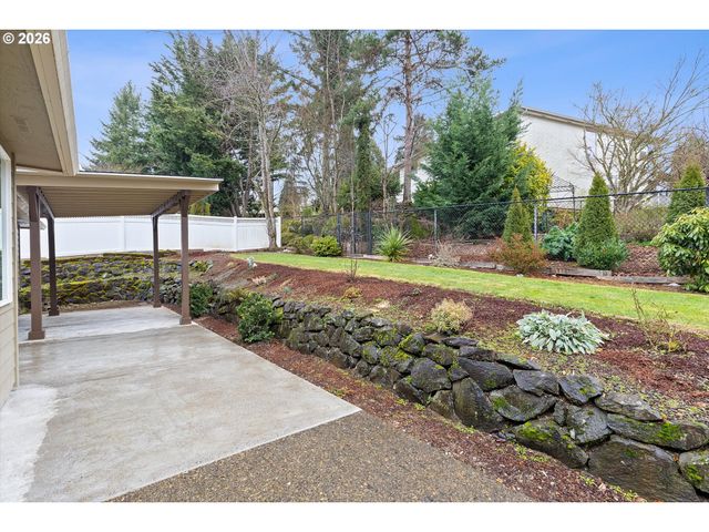 3808 FAIRHAVEN Dr, West Linn, OR 97068