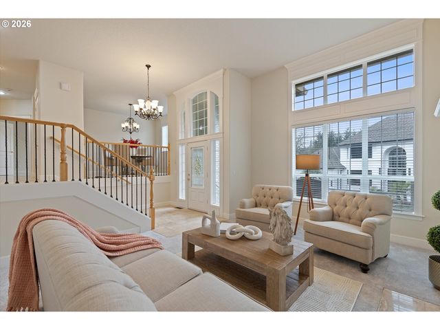 3808 FAIRHAVEN Dr, West Linn, OR 97068