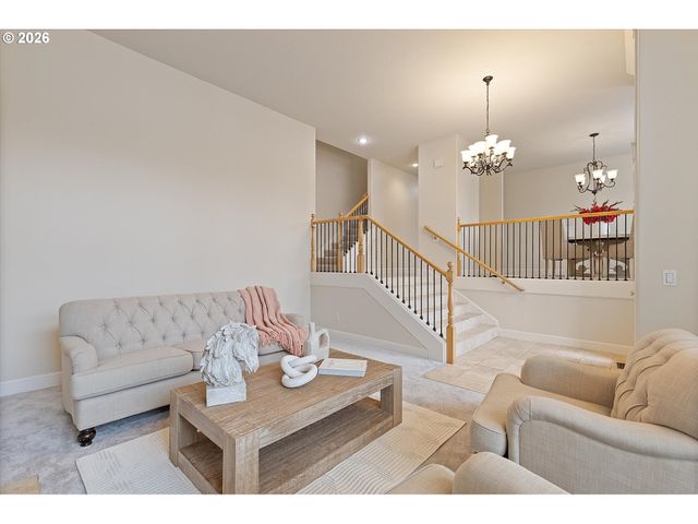 3808 FAIRHAVEN Dr, West Linn, OR 97068