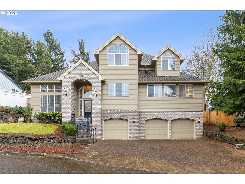 3808 FAIRHAVEN Dr, West Linn, OR 97068