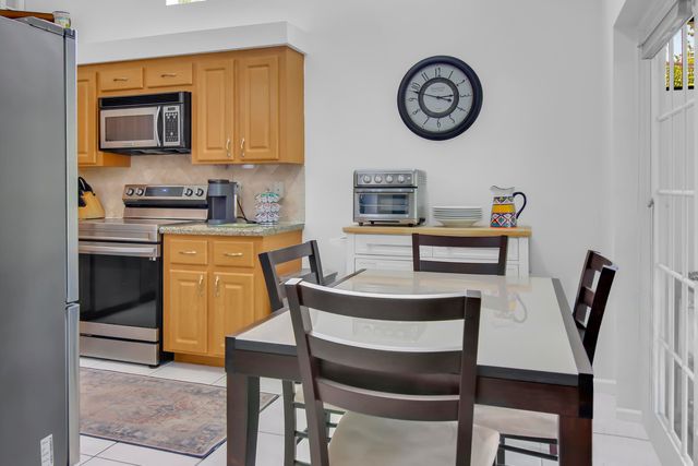 6850 NW 2nd Avenue NW 28, Boca Raton, FL 33487