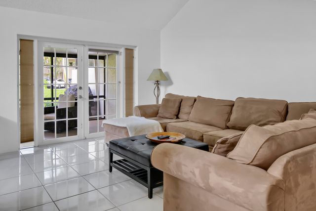 6850 NW 2nd Avenue NW 28, Boca Raton, FL 33487