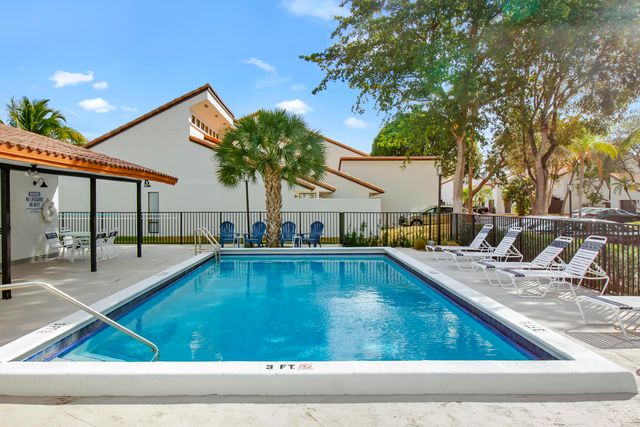 6850 NW 2nd Avenue NW 28, Boca Raton, FL 33487