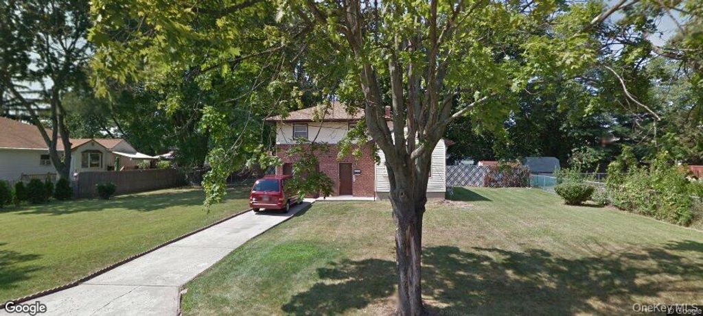 149 Delaware Avenue, Bay Shore, NY 11706