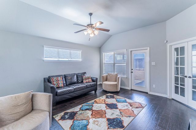 1901 Maplewood Drive, Glenn Heights, TX 75154