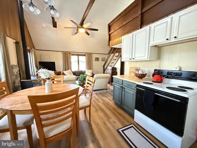 437 ORONO DR, Pocono Lake, PA 18347