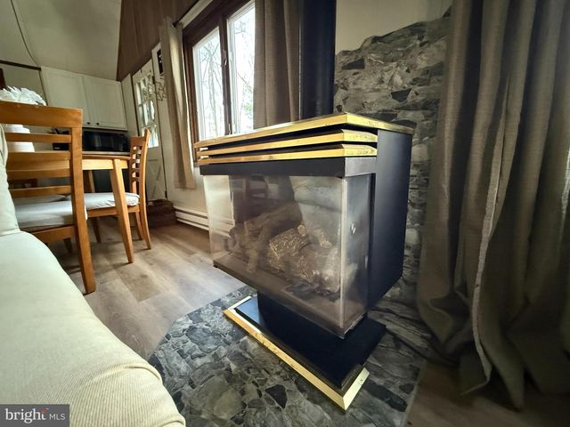 437 ORONO DR, Pocono Lake, PA 18347