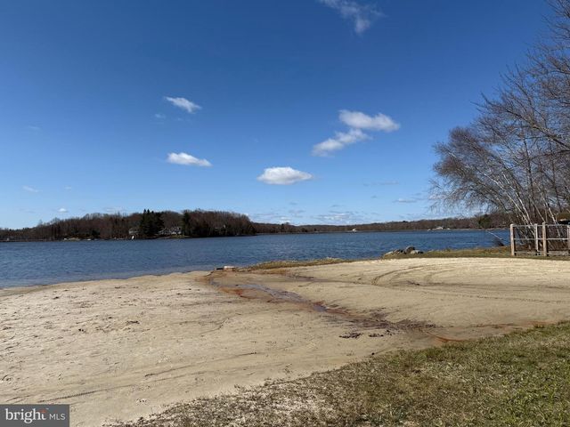 437 ORONO DR, Pocono Lake, PA 18347