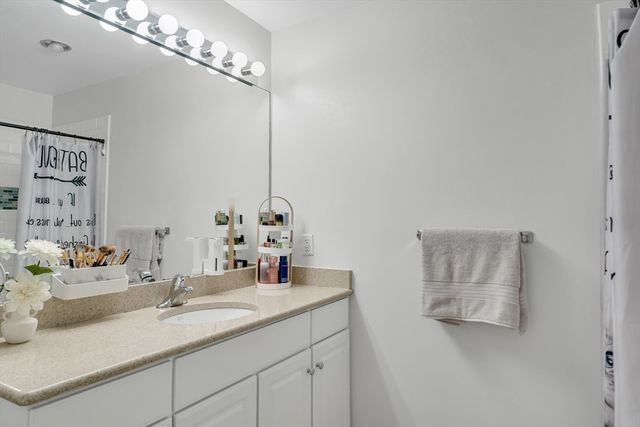 318 Rindge Ave 103, Cambridge, MA 02140